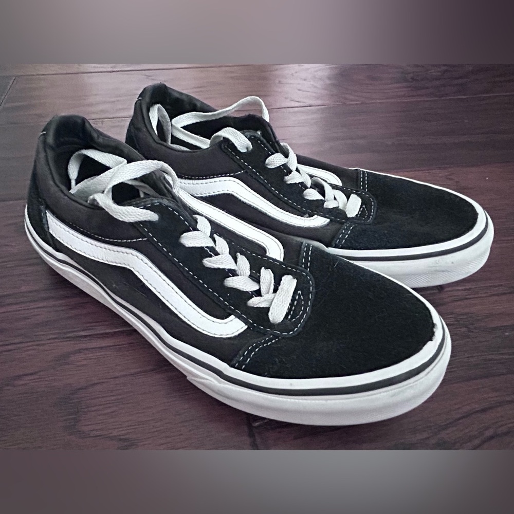 Low top Vans size 4